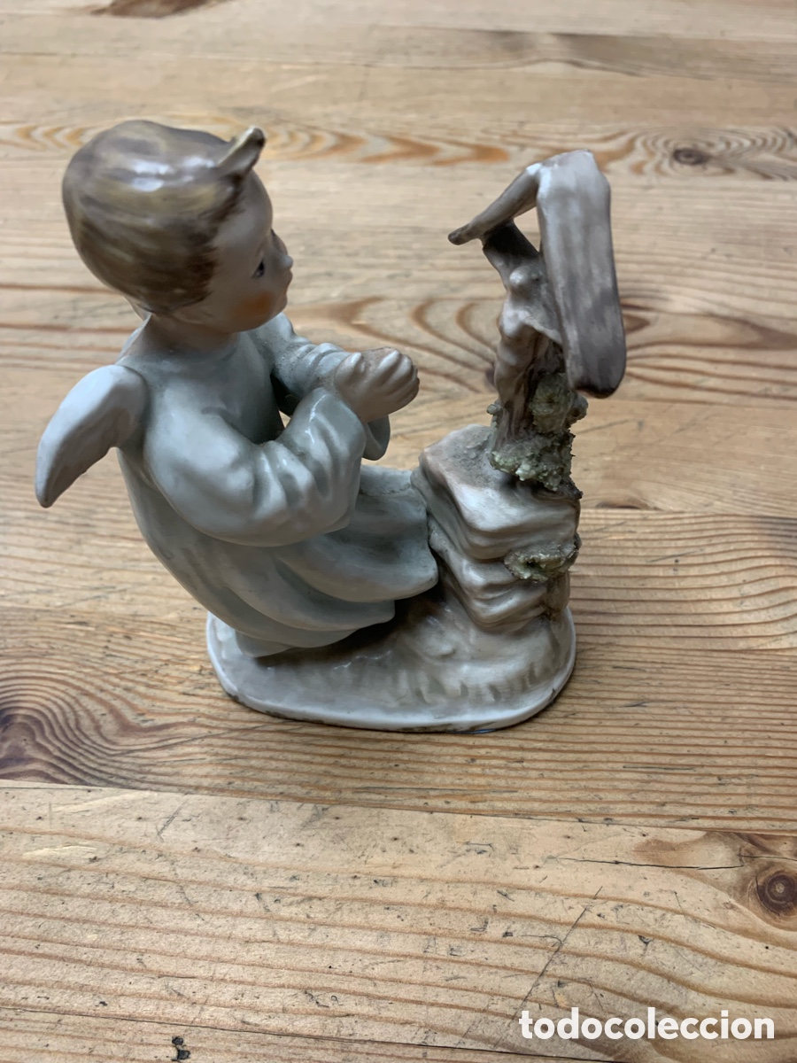 Antig&uuml;edades: Figura porcelana &aacute;ngel rezando, antigua Checoslovaquias a&ntilde;os 50a70, 10cm ancho 25 cm alto