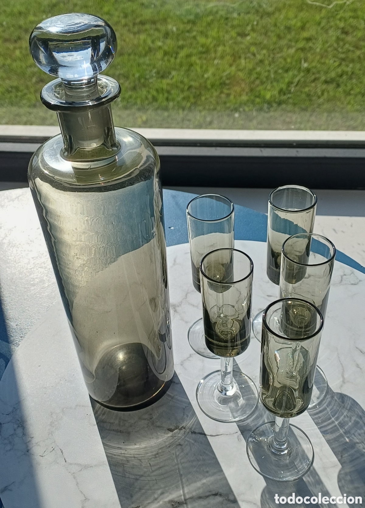 Antig&uuml;edades: Juego de licor de cristal ahumado
