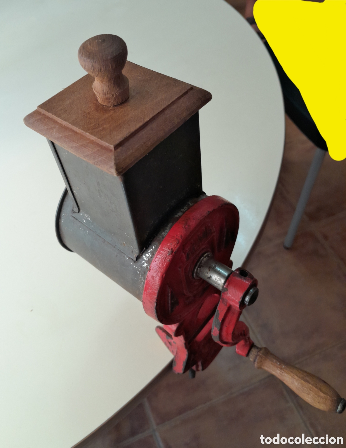 Antig&uuml;edades: Maquina antigua para moler almendra
