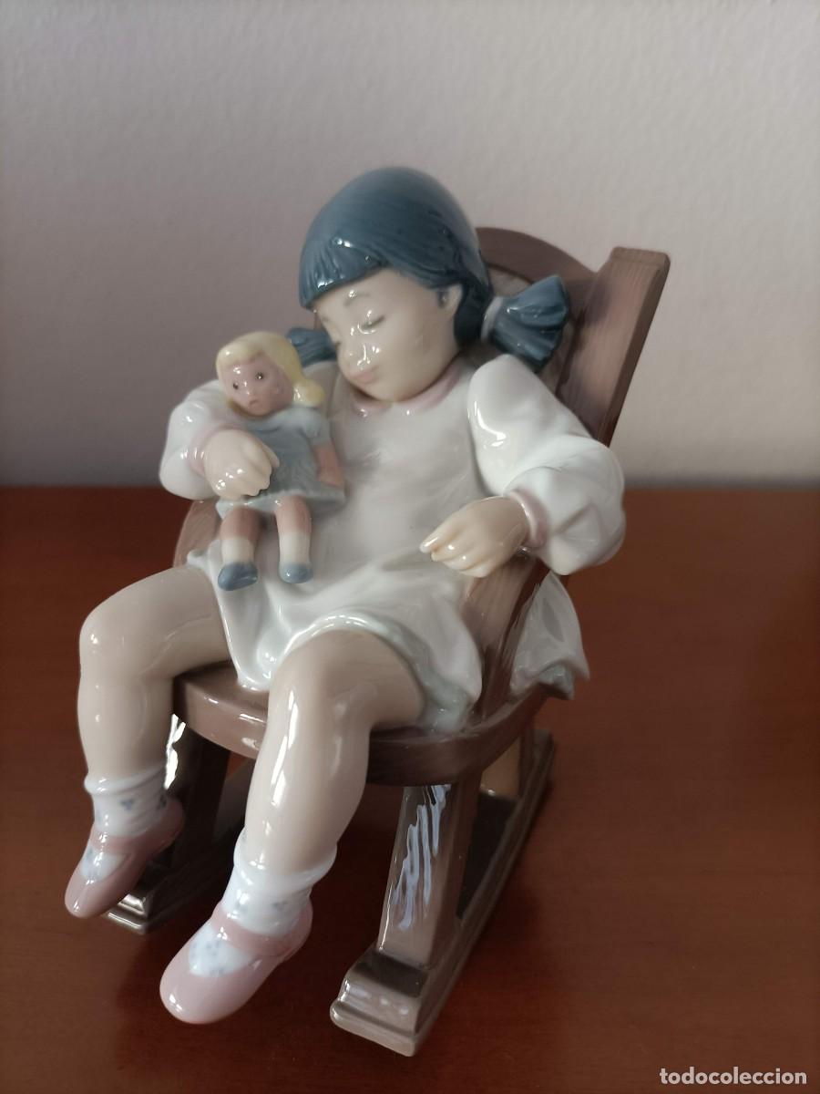 Antig&uuml;edades: La hora de la siesta. Figura de Lladr&oacute; modelo 5448 en su envase original