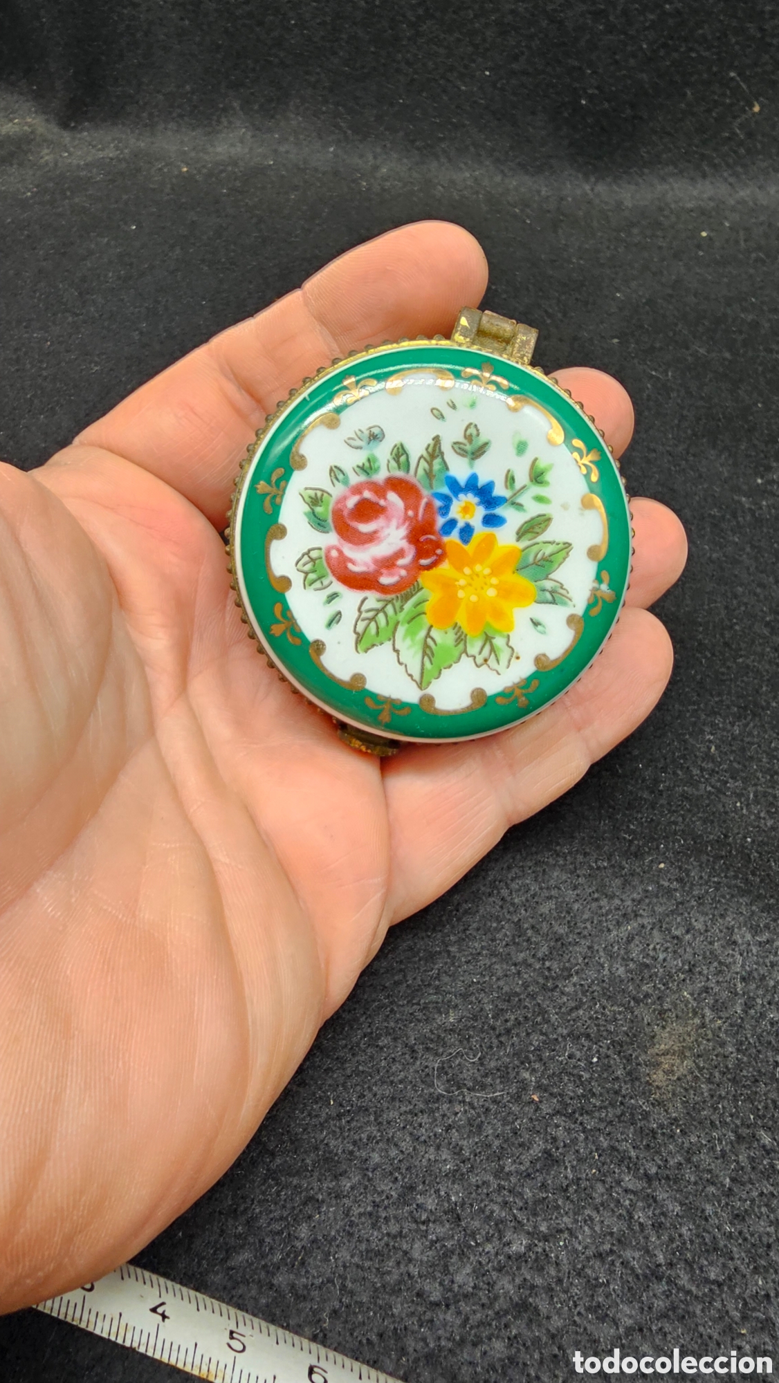 Antig&uuml;edades: Cajita de porcelana de colecci&oacute;n