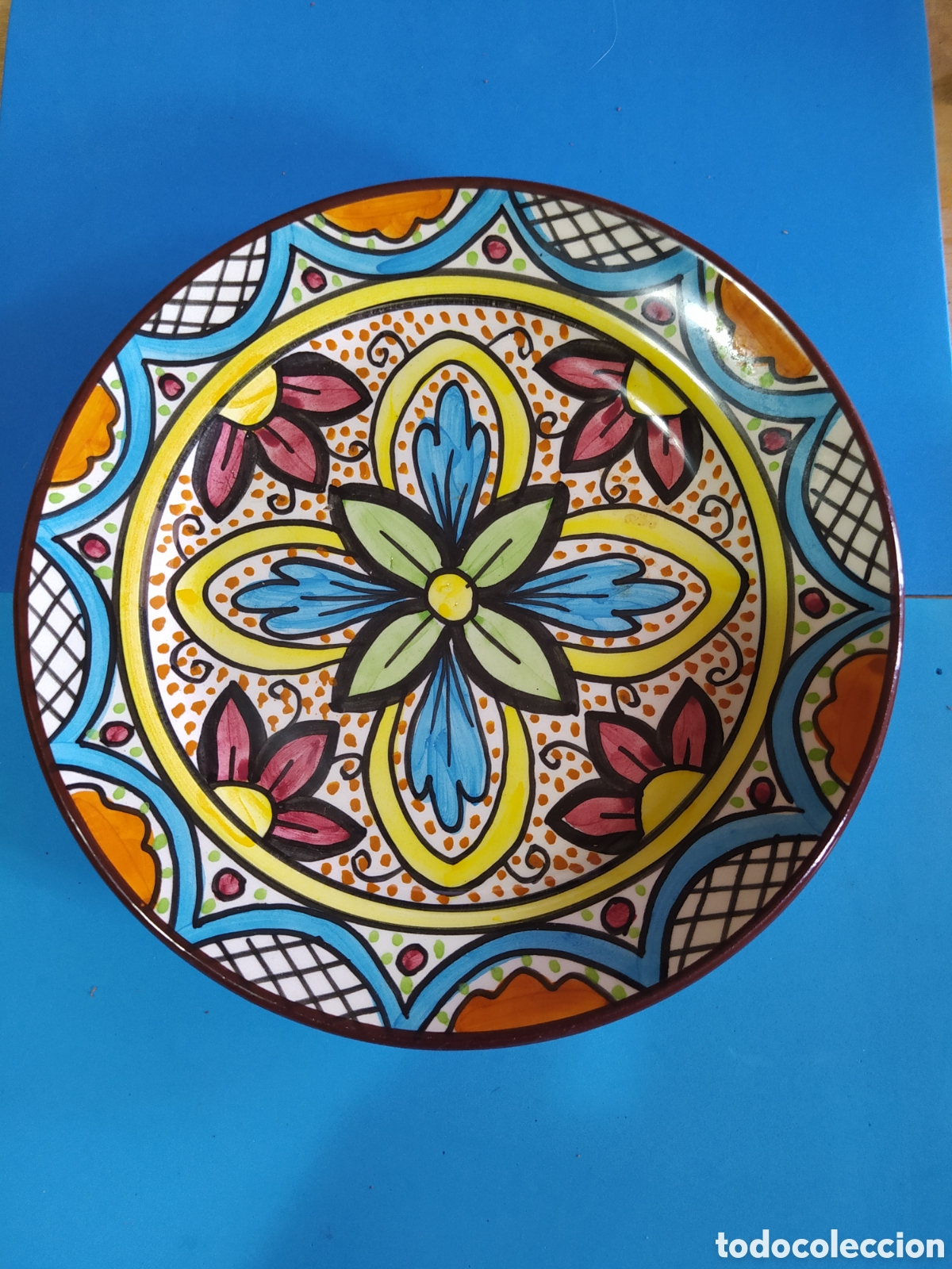 Antig&uuml;edades: Plato decorativo de cer&aacute;mica de Manises pintado a mano 23 cm | Cer&aacute;mica valenciana vintage**