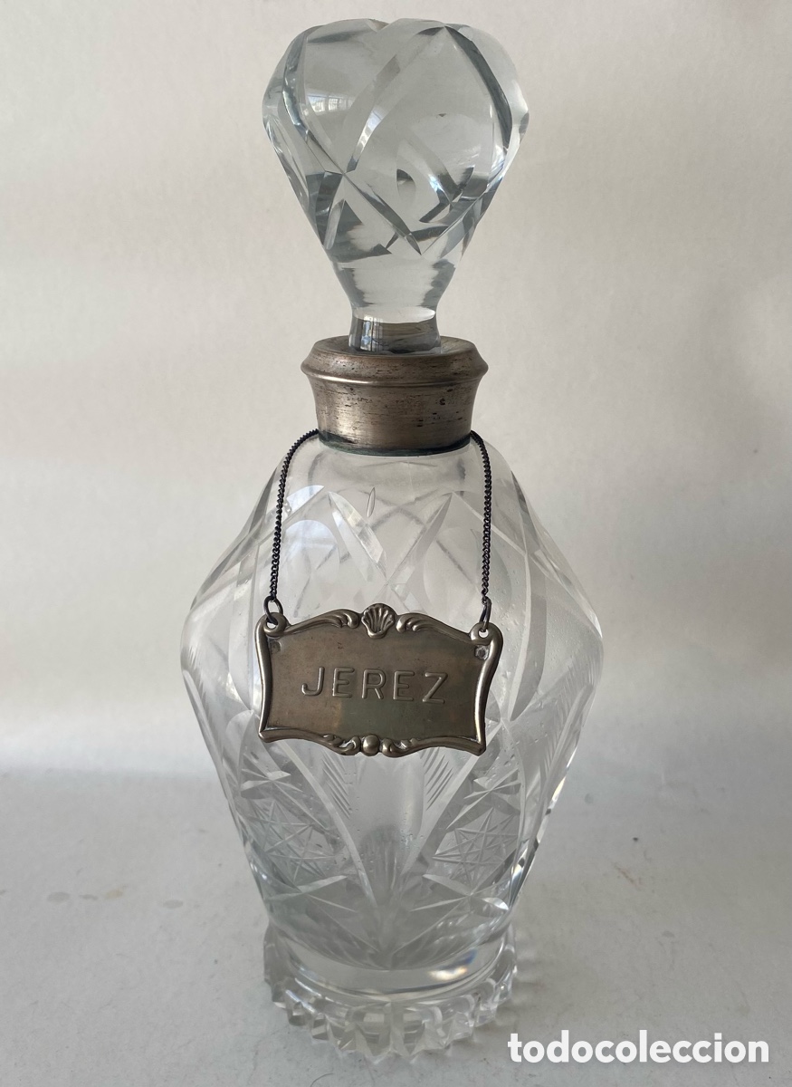 Antig&uuml;edades: Botella licorera cognac Jerez Cristal tallado y cuello y pla&ccedil;a plata Primera mitad Siglo XX