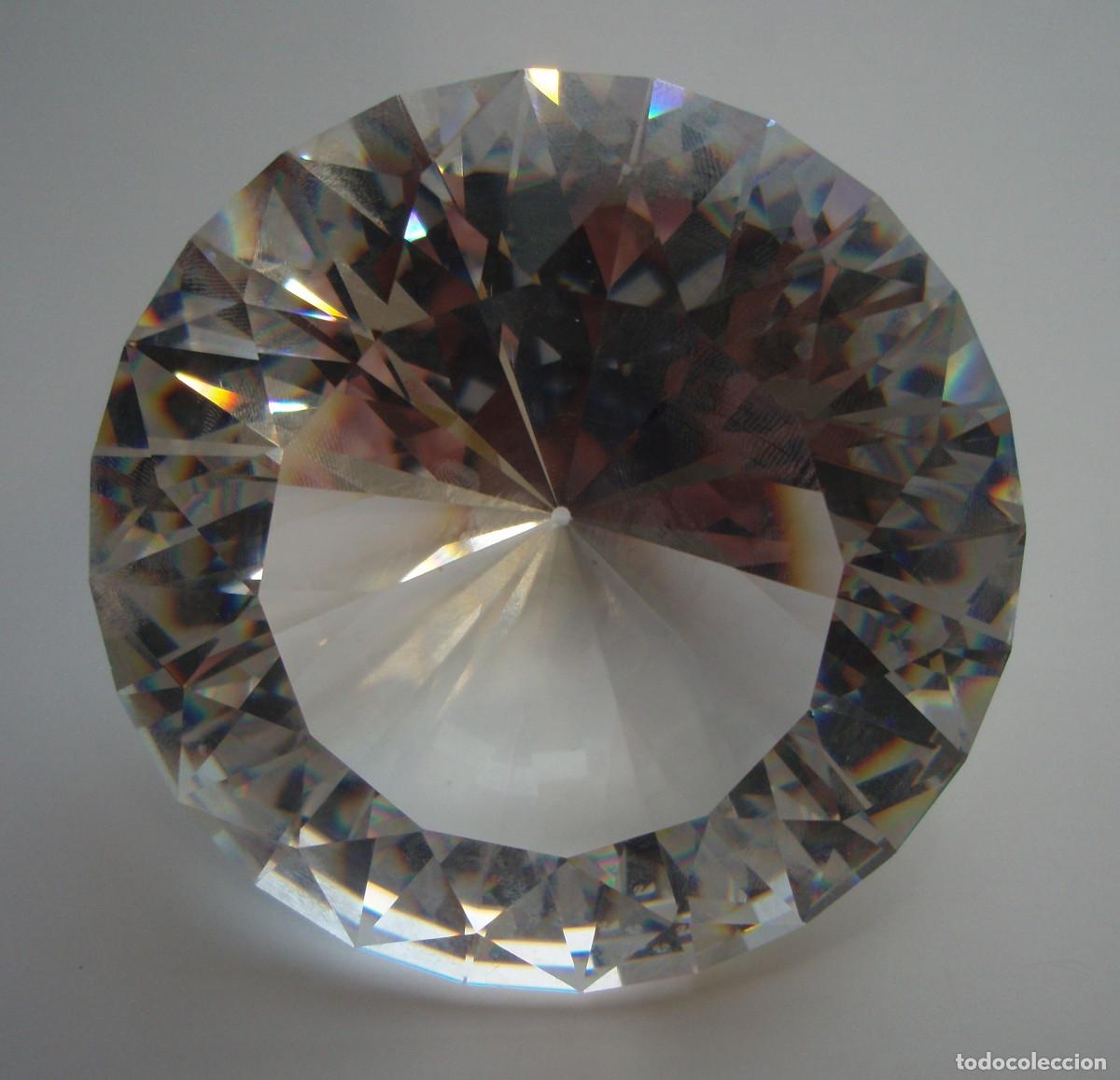 Antig&uuml;edades: SWAROVSKI. A&Ntilde;O 1992. DIAMANTE, TALLA BRILLANTE. 8 CM DE DI&Aacute;METRO. EN SU CAJA ORIGINAL.