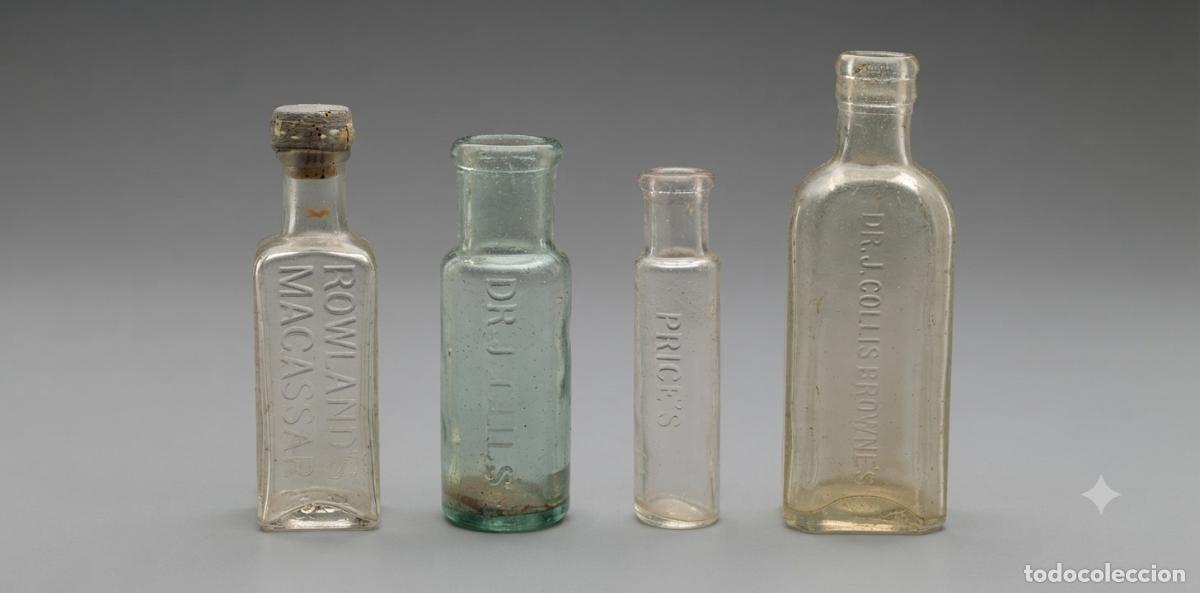 Antig&uuml;edades: 4 BOTELLAS ANTIGUAS GRABADAS VIDRIO SOPLADO