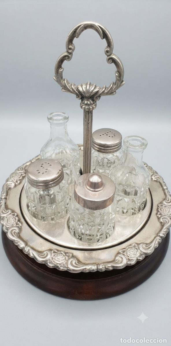 Antig&uuml;edades: ANTIGUA CESTA EN ALPACA CON VINAJERAS EN CRISTAL TALLADO