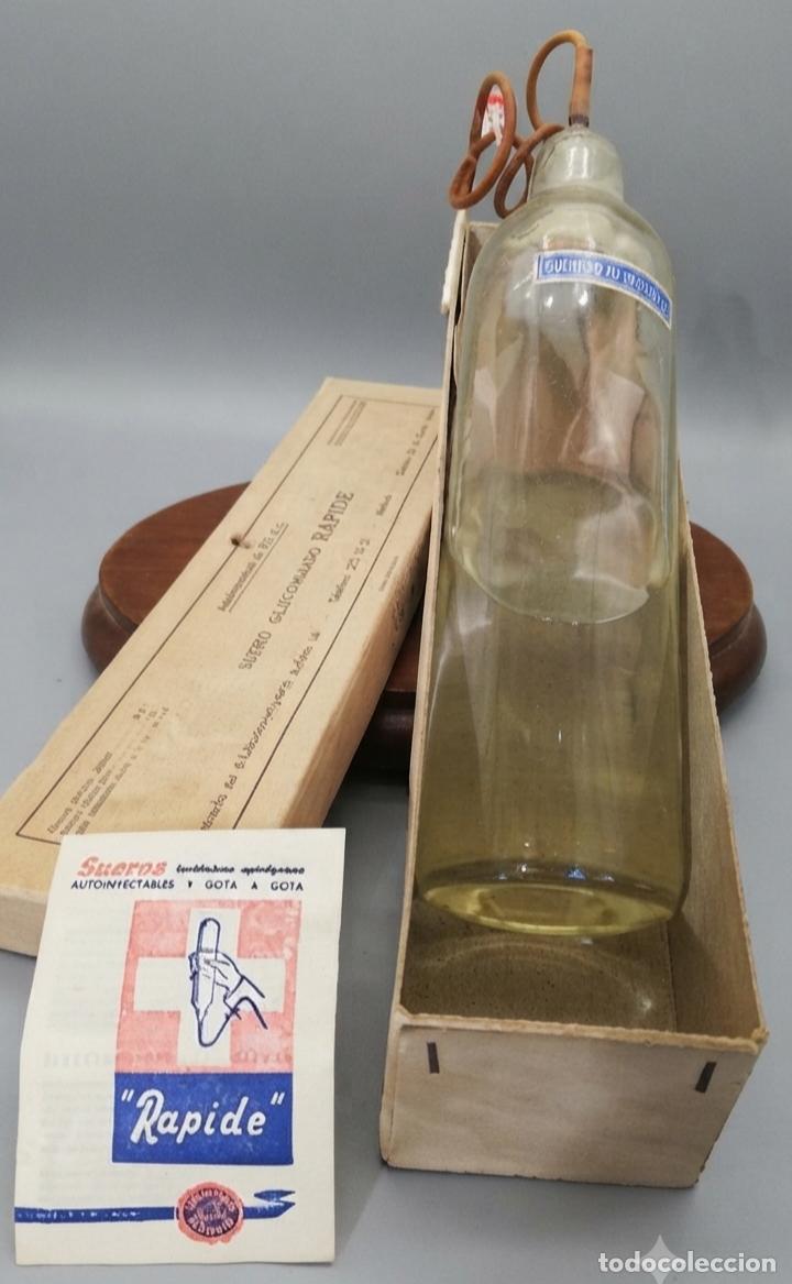 Antig&uuml;edades: ANTIGUA BOTELLA DE VIDRIO SUERO GLUCOSALINO 500CC AUTOINYECTABLE &rdquo;RAPIDE&rdquo; EN CAJA CART&Oacute;N