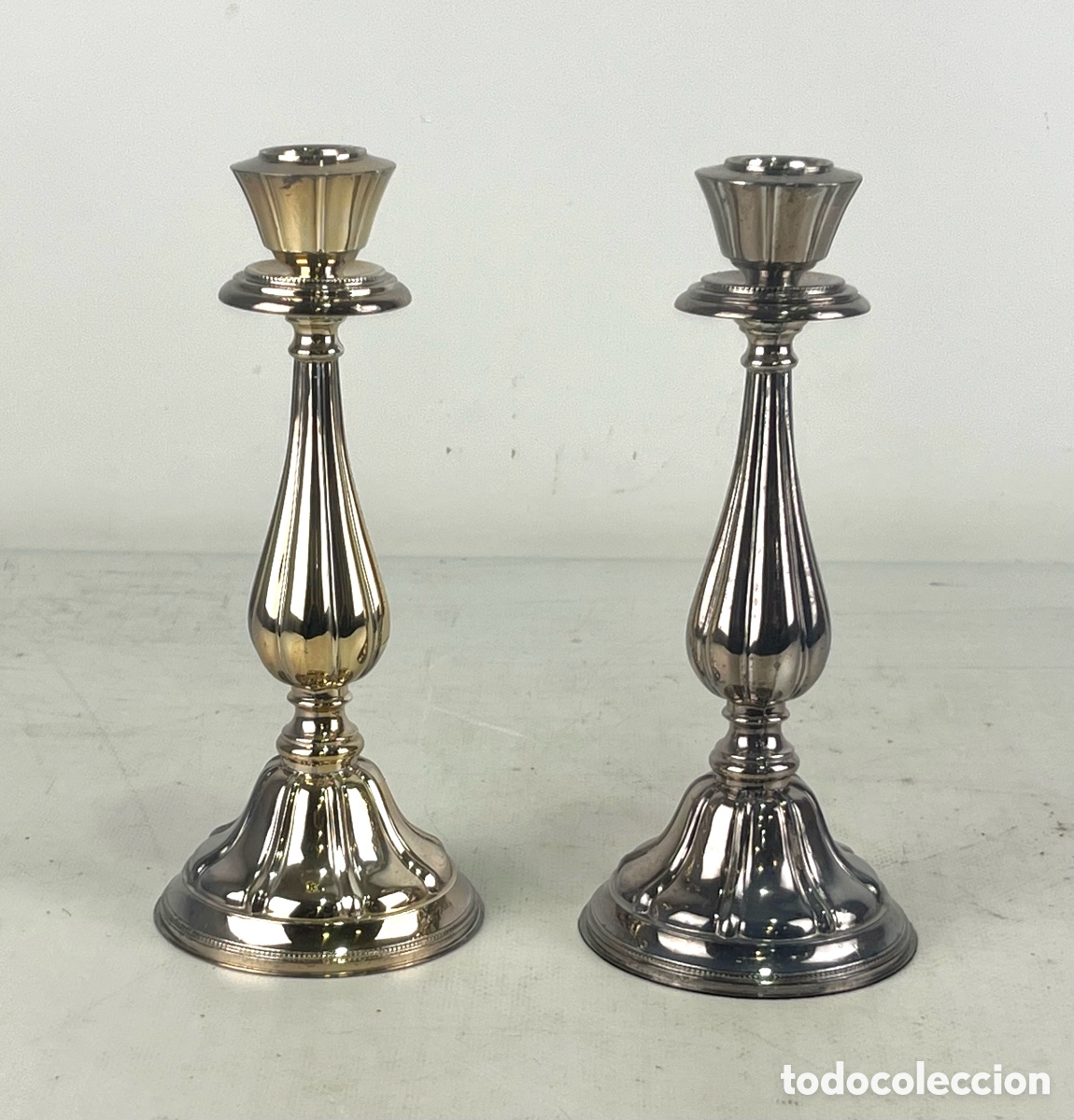 Antig&uuml;edades: PAREJA DE CANDELABROS DE PLATA, JOYERIA PEDRO DURAN