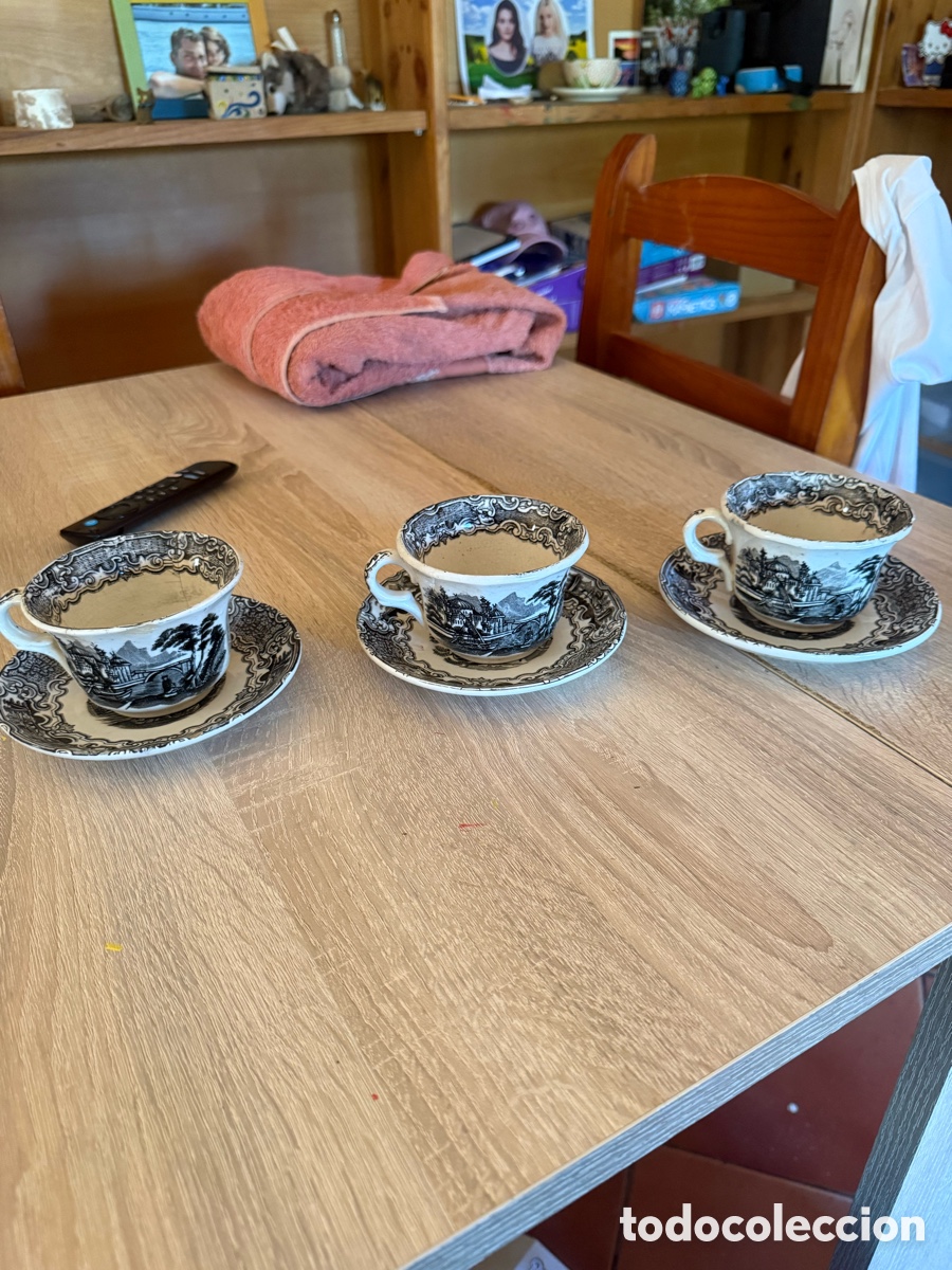 Antig&uuml;edades: Juego de tres tazas de t&eacute; y plato La cartuja de Sevilla Pickman S.L
