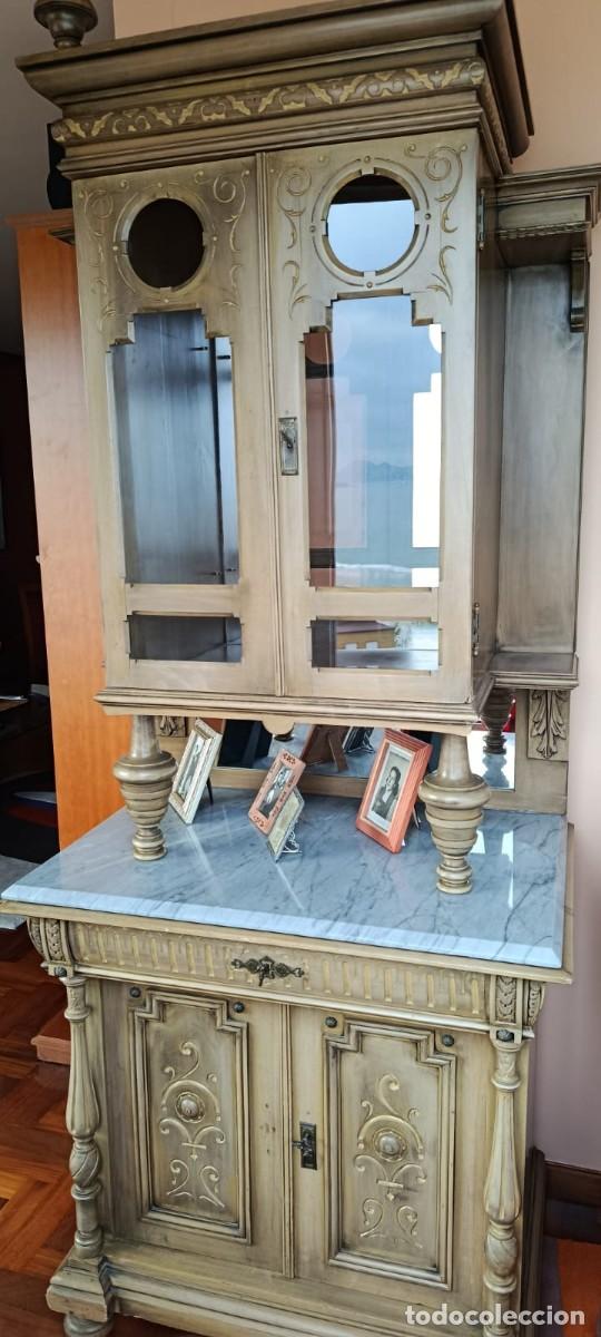 Antig&uuml;edades: Mueble antiguo, antigua capilla de Santa Rita, del S. XIX, restaurado y modificado para uso armario