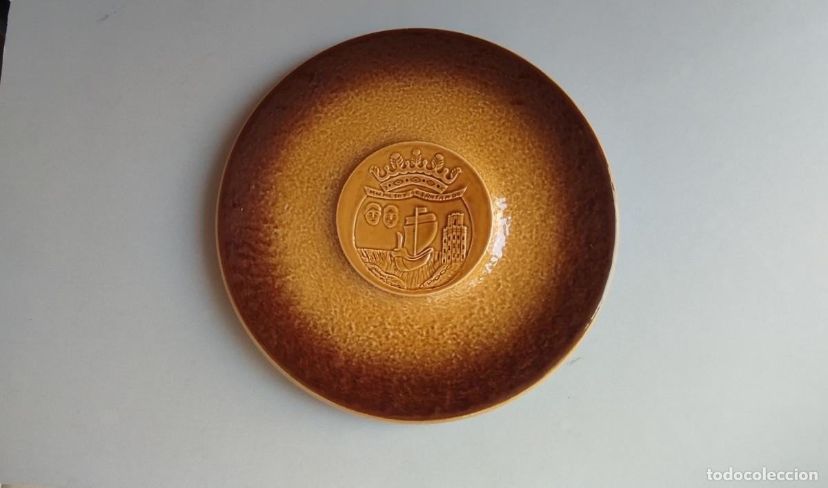 Antig&uuml;edades: Plato con el escudo de Santander de 25 cm - La Ibero Tanagra
