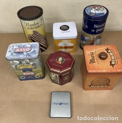 Antig&uuml;edades: Lote de siete botes de hojalata diferentes
