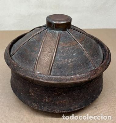 Antig&uuml;edades: Olla o taj&iacute;n marroqu&iacute; de barro cocido