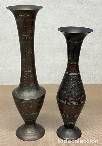 Antig&uuml;edades: Lote de dos jarrones de bronce indios