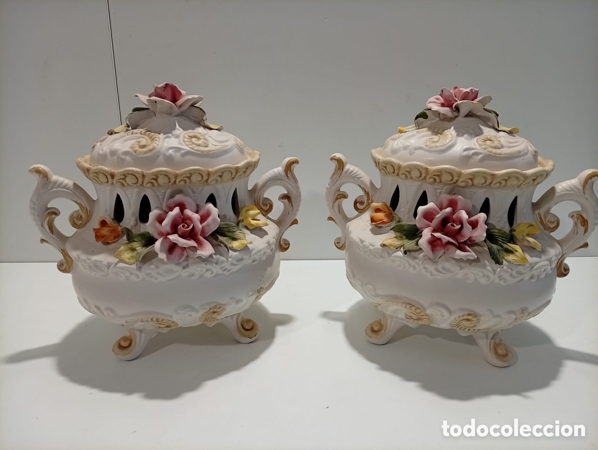 Antig&uuml;edades: . DOS SOPERAS DECORATIVAS DE CER&Aacute;MICA.