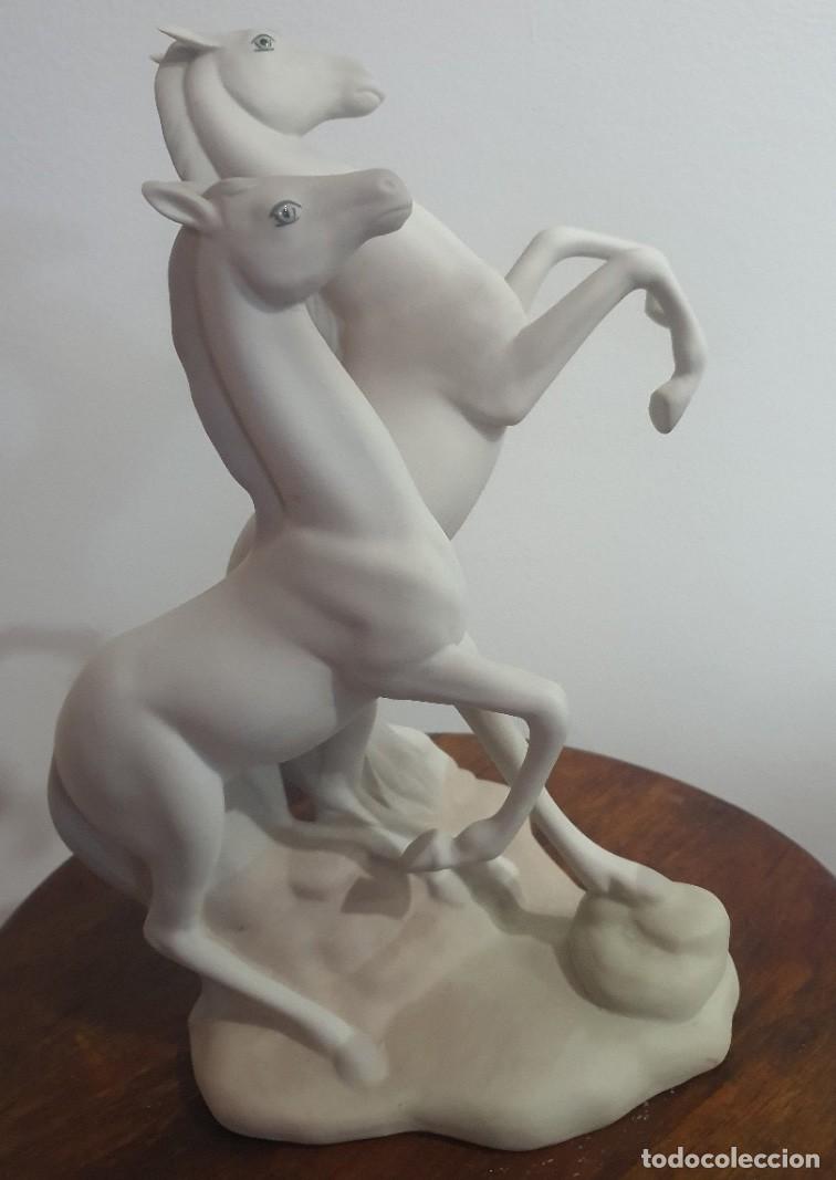 Antig&uuml;edades: Figura Porcelana Caballos Miguel Requena 32 cm - Estilo Lladro Vintage