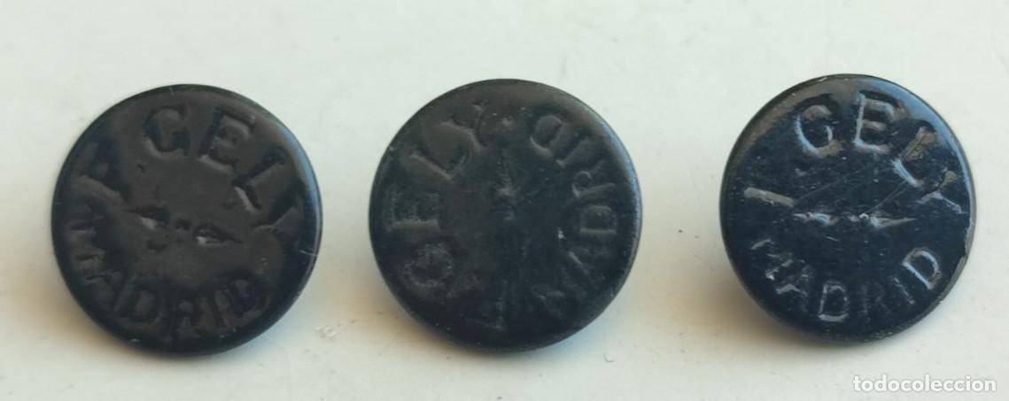 Antig&uuml;edades: JUEGO DE 3 BOTONES ANTIGUOS DE AZABACHE, GELY MADRID, SIGLO XIX, 10 MM
