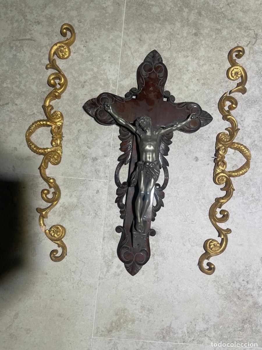 Antig&uuml;edades: Cristo elaborado en metal