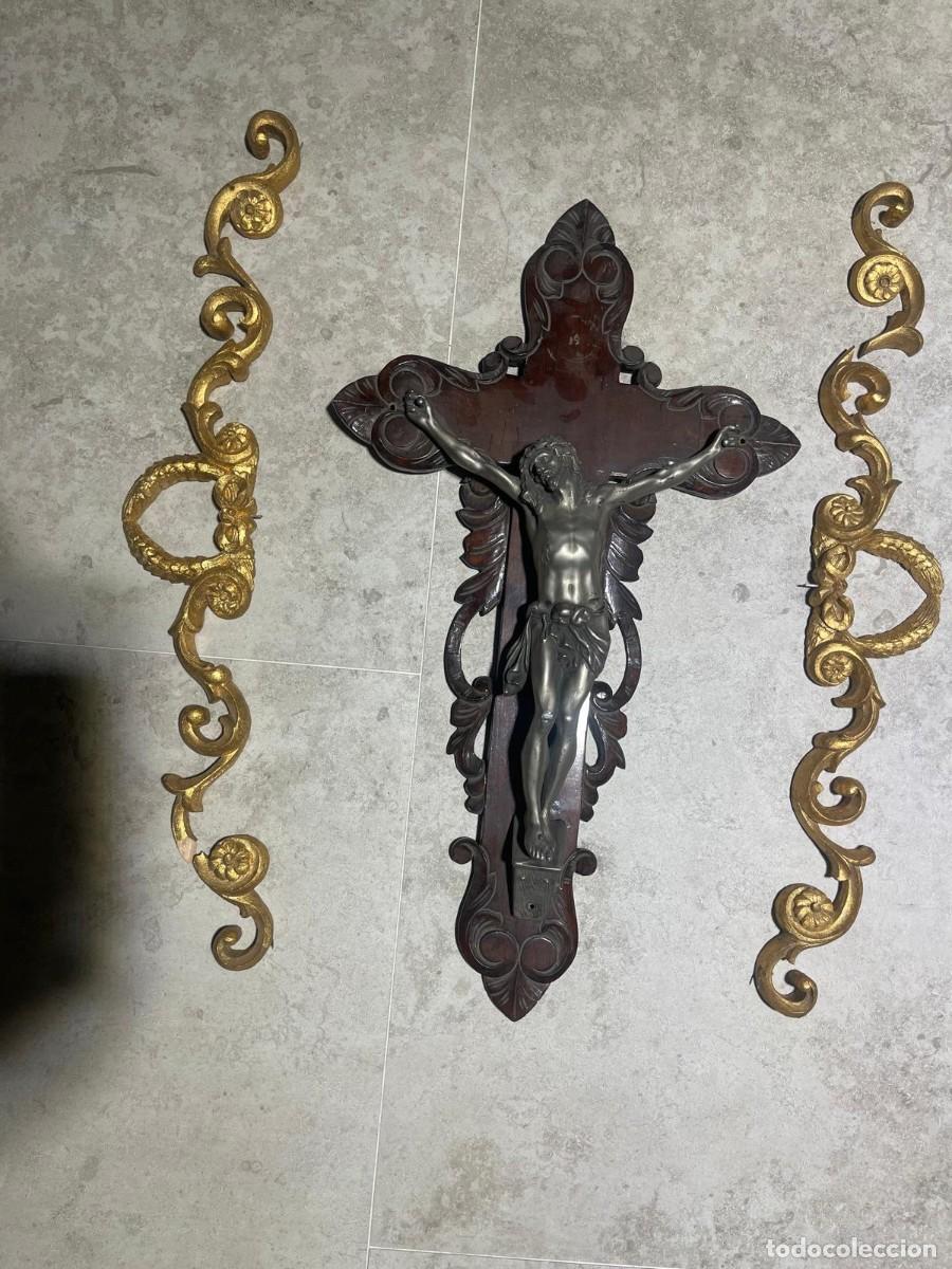 Antig&uuml;edades: Cristo elaborado en metal - Foto 2