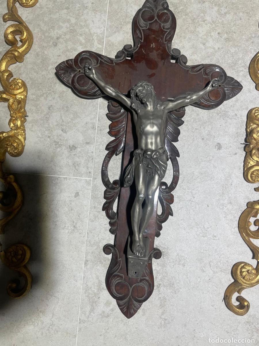 Antig&uuml;edades: Cristo elaborado en metal - Foto 3