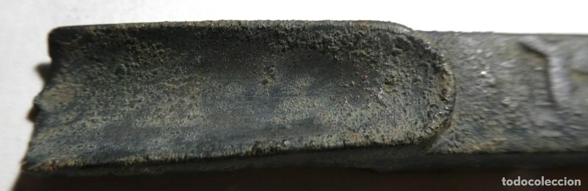 Antig&uuml;edades: Mango de un cacharro de bronce - Foto 3