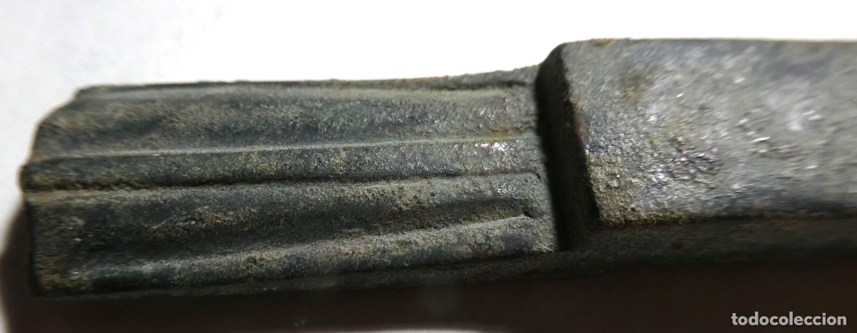 Antig&uuml;edades: Mango de un cacharro de bronce