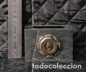 Antig&uuml;edades: FUNDA DE F&Oacute;SFOROS EN PLATA CON MEDALL&Oacute;N