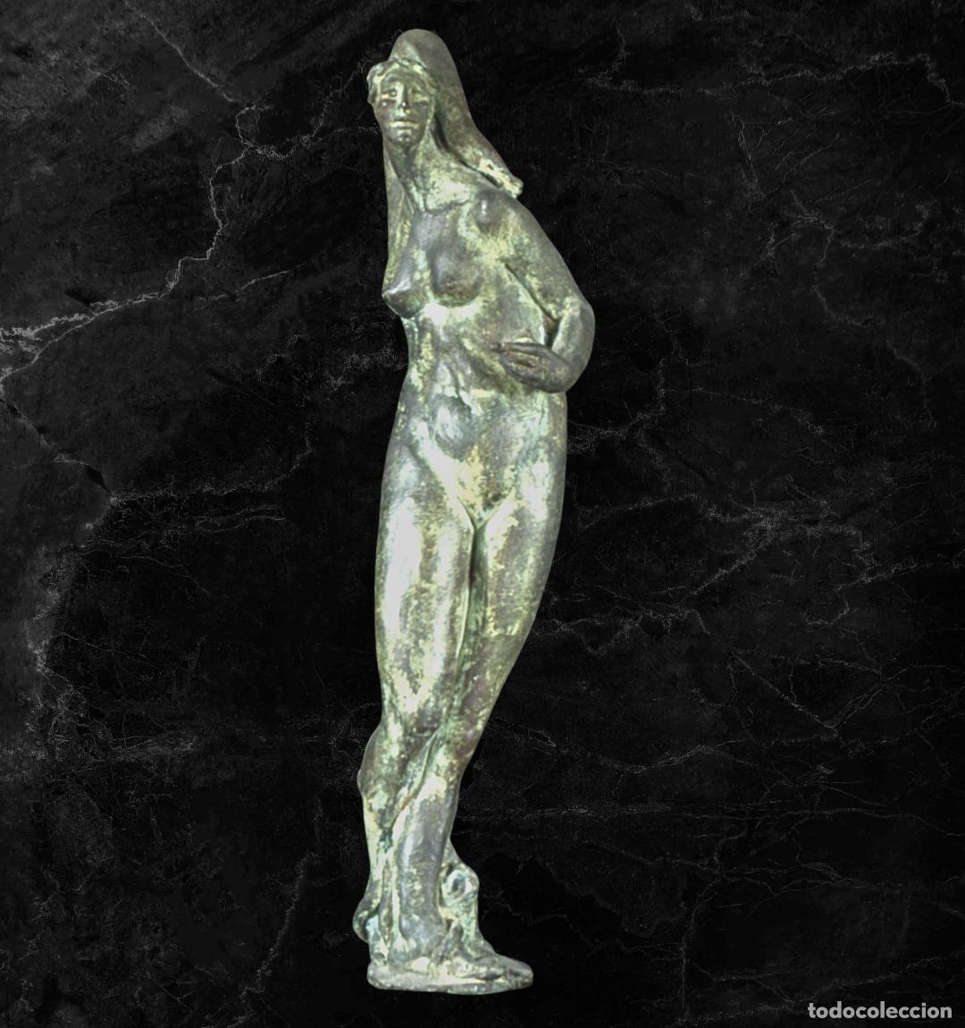 Antig&uuml;edades: &rdquo;Gran Escultura &rdquo;&rdquo;Eva y la Serpiente&rdquo;&rdquo; - Bronce P&aacute;tina Verde&rdquo;