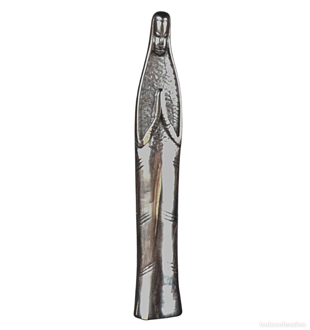 Antig&uuml;edades: &rdquo;Escultura de la Virgen Negra &mdash; &Eacute;bano Tallado y Policromado &mdash; Estilo &rdquo;&rdquo;Nuestra Se&ntilde;ora de &Aacute;frica&rdquo;&rdquo;&rdquo;