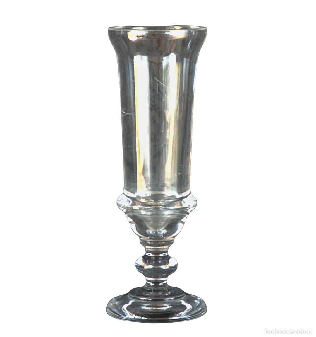 Antig&uuml;edades: Jarr&oacute;n de Pedestal en Cristal de Plomo &mdash; Estilo Neocl&aacute;sico con Anillos Aplicados