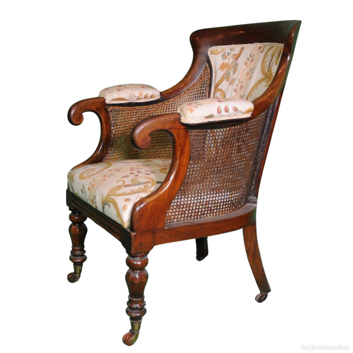 Antig&uuml;edades: Silla victoriana con asiento de ca&ntilde;a y tapizado floral