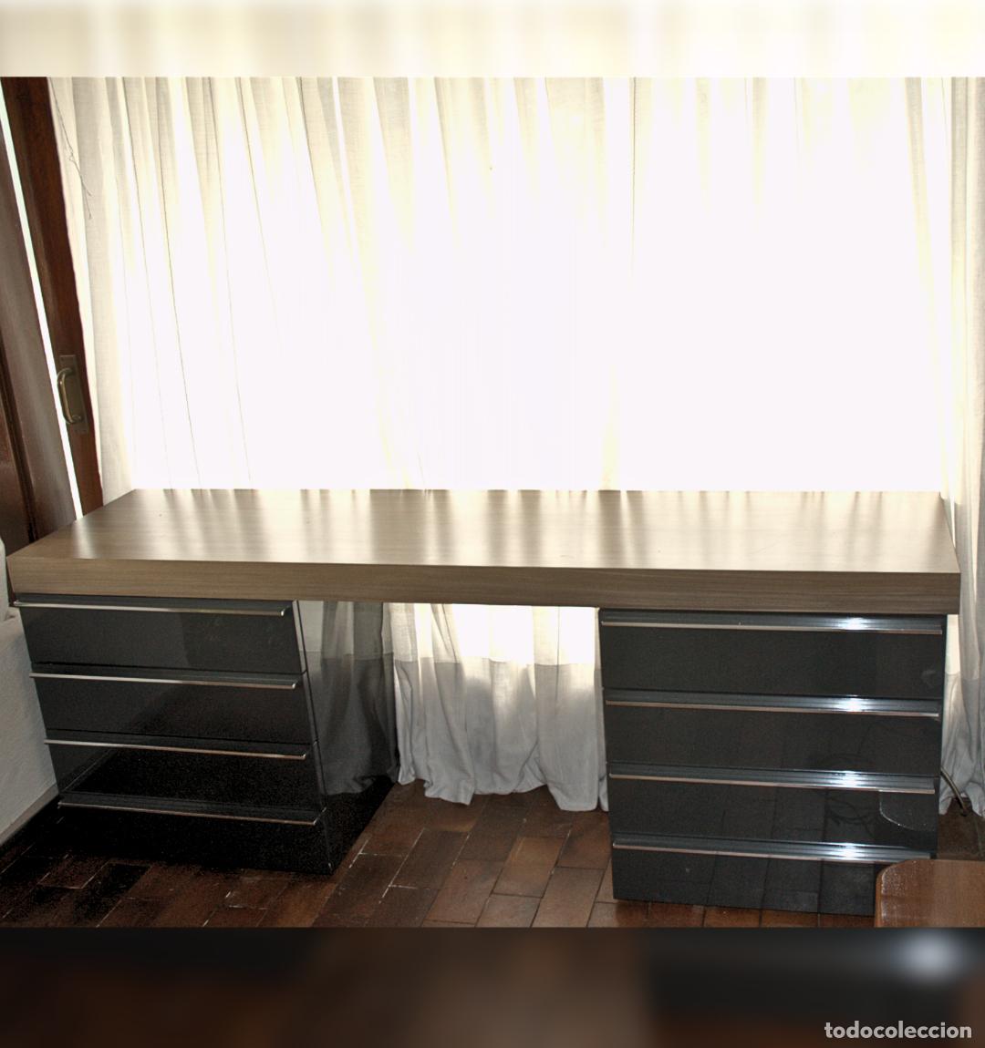 Antig&uuml;edades: Escritorio despacho directivo gris lacado 8 cajones