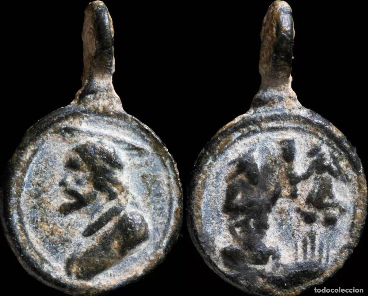 Antiguidades: Religious Medal XVI-XVII centuries, Cristo Salvador - 16x10 mm