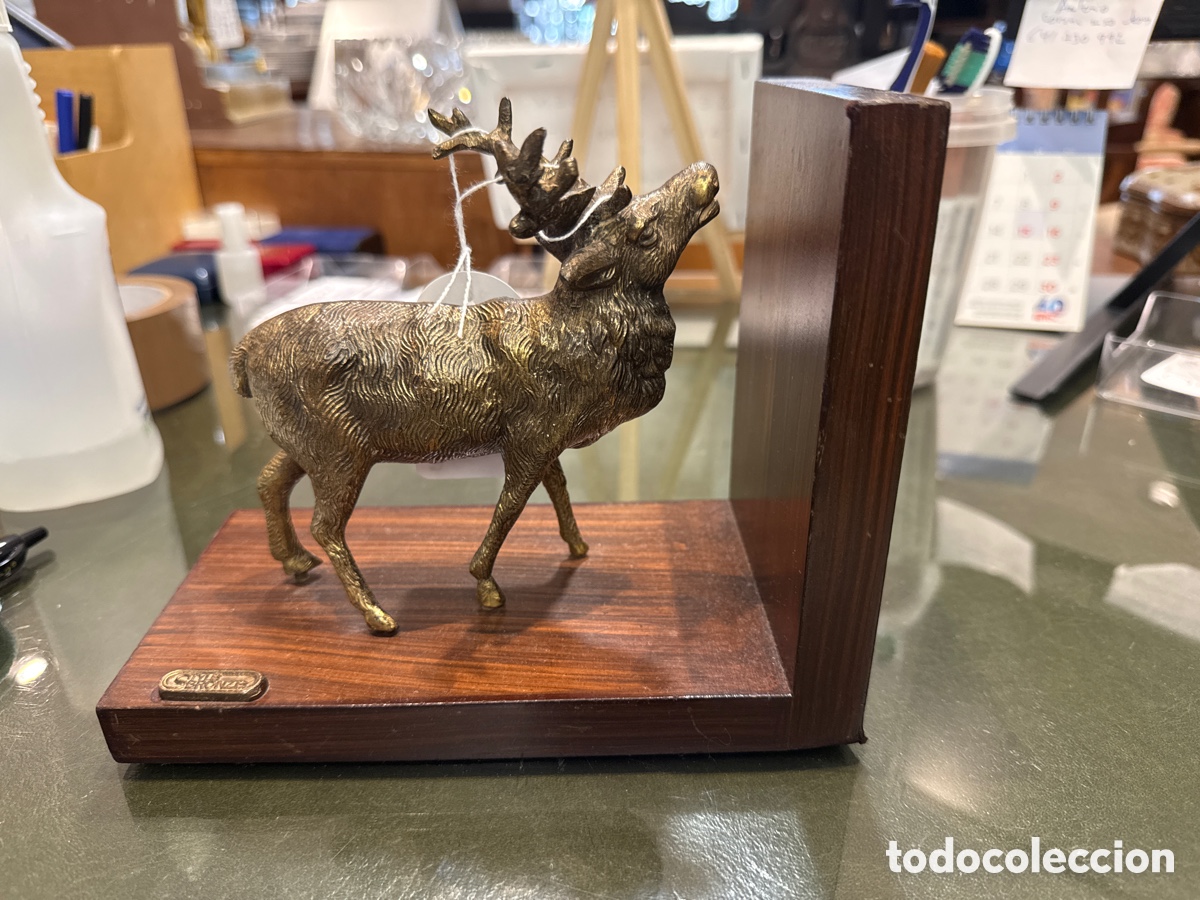 Antig&uuml;edades: SUJETALIBRO CIERVO BRONCE