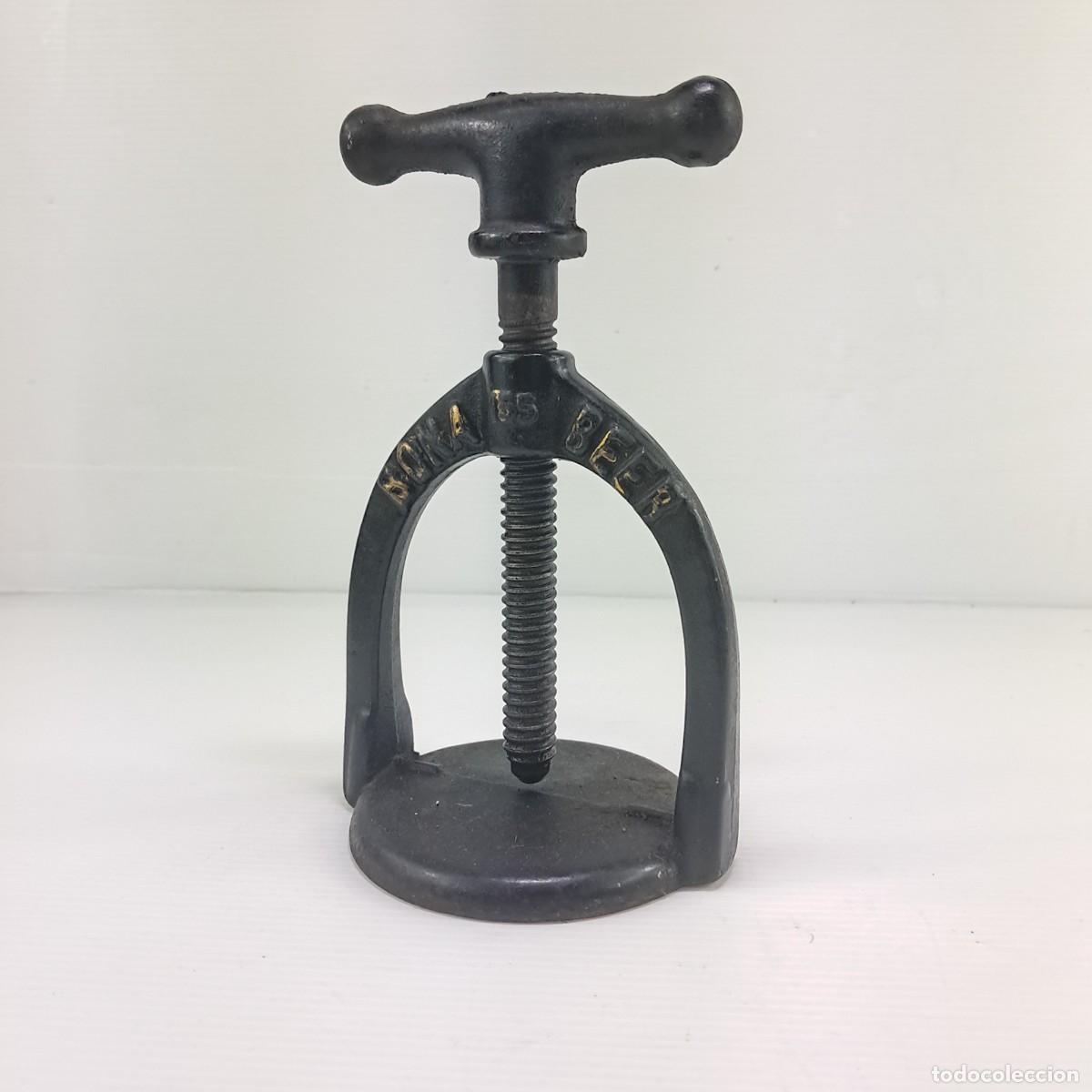 Antig&uuml;edades: prensa port&aacute; - Piccola pressa portatile in ghisa BONA BEER h 20 cm.