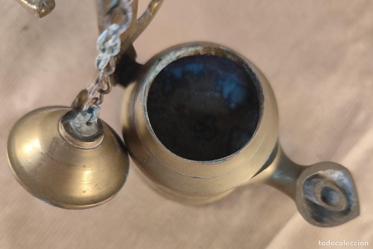 Antig&uuml;edades: L&aacute;mpara de aceite en bronce con soporte y gancho - Foto 6