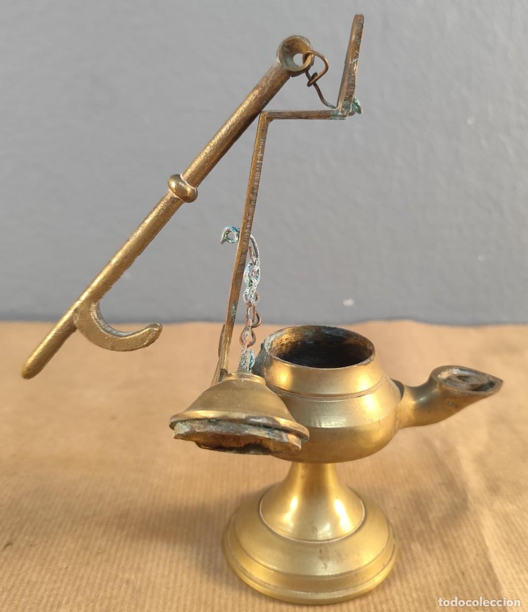 Antig&uuml;edades: L&aacute;mpara de aceite en bronce con soporte y gancho - Foto 8