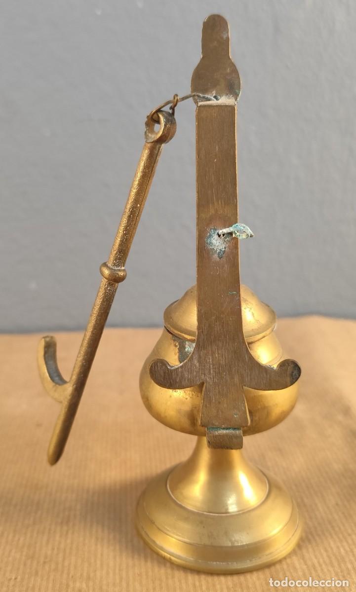 Antig&uuml;edades: L&aacute;mpara de aceite en bronce con soporte y gancho - Foto 9