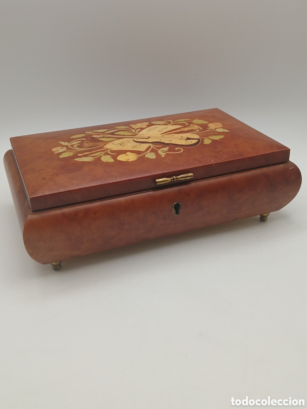 Antig&uuml;edades: Caja joyero musical madera lacada y marqueteria. Made in Italy