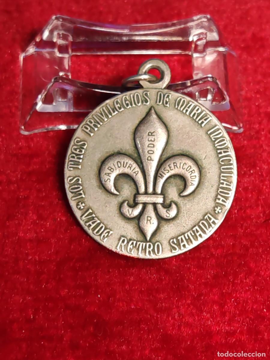 Antig&uuml;edades: Medalla antigua vade retro satana los 3 privilegios de Maria inmaculada flor de lis tipo scout