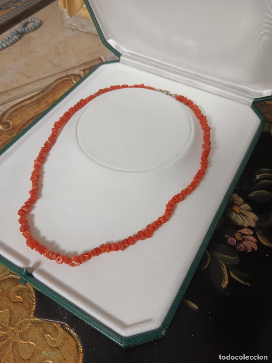 Antig&uuml;edades: coral rojo natural, a menudo identificadas como coral del Mediterr&aacute;neo o de bamb&uacute;.El dise&ntilde;o suele in