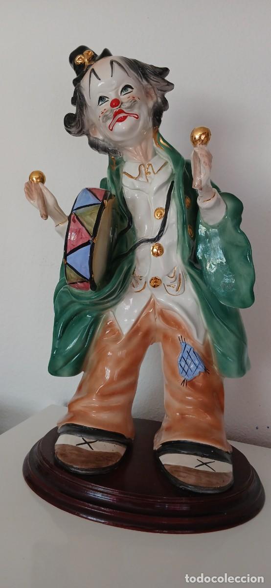 Antig&uuml;edades: GRANDE Y MAGNIFICA FIGURA EM PORCELANA MADE ITALY Y BASE EN MADERA