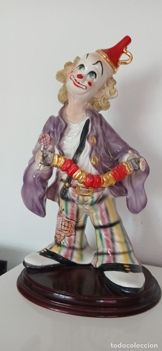 Antig&uuml;edades: GRANDE Y MAGNIFICA FIGURA EM PORCELANA MADE ITALY Y BASE EN MADERA
