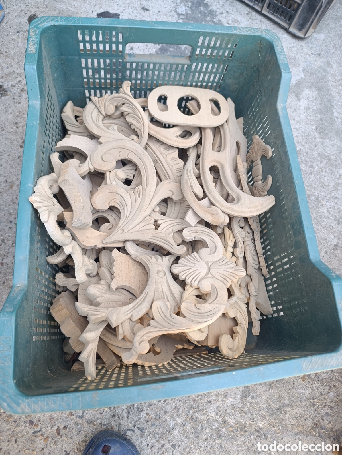 Antig&uuml;edades: Lote de 100 tallas variadas de haya