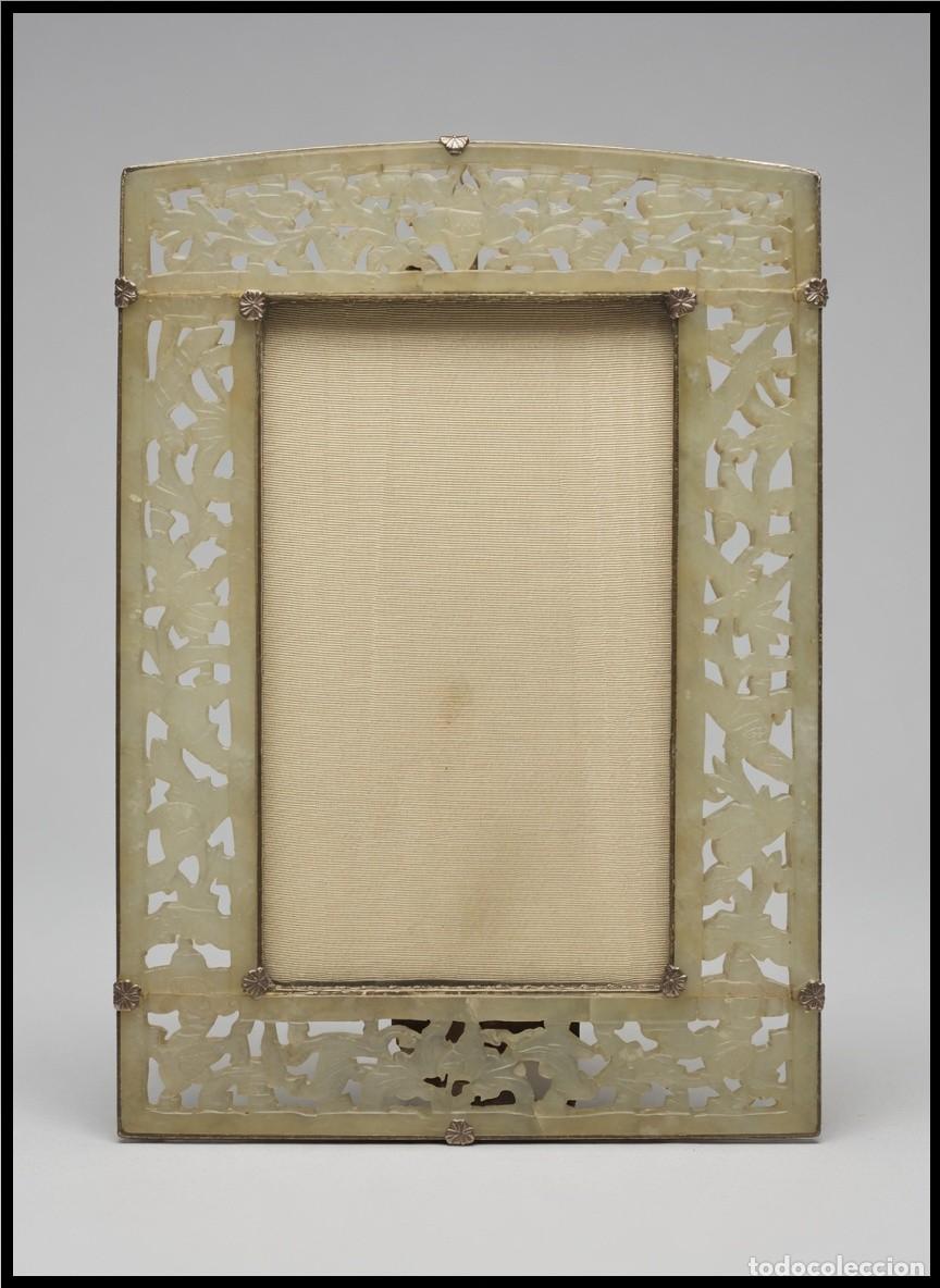 Antig&uuml;edades: ca. 1900 Antiguo Marco de Jade Nefrita Tallado Calado &ndash; Dise&ntilde;o Floral Perforado con Monturas Met&aacute;lic