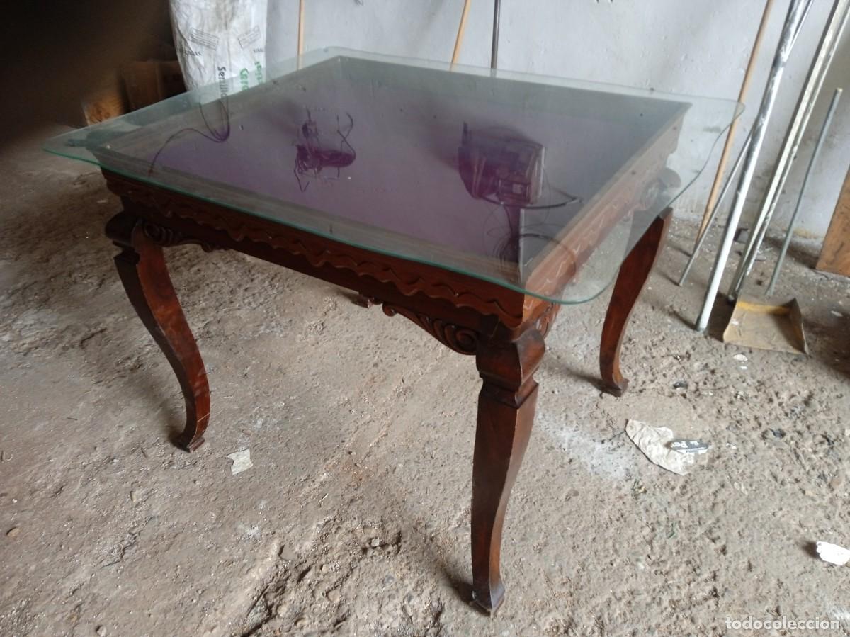 Antig&uuml;edades: Mesa expositora o comedor antigua de madera