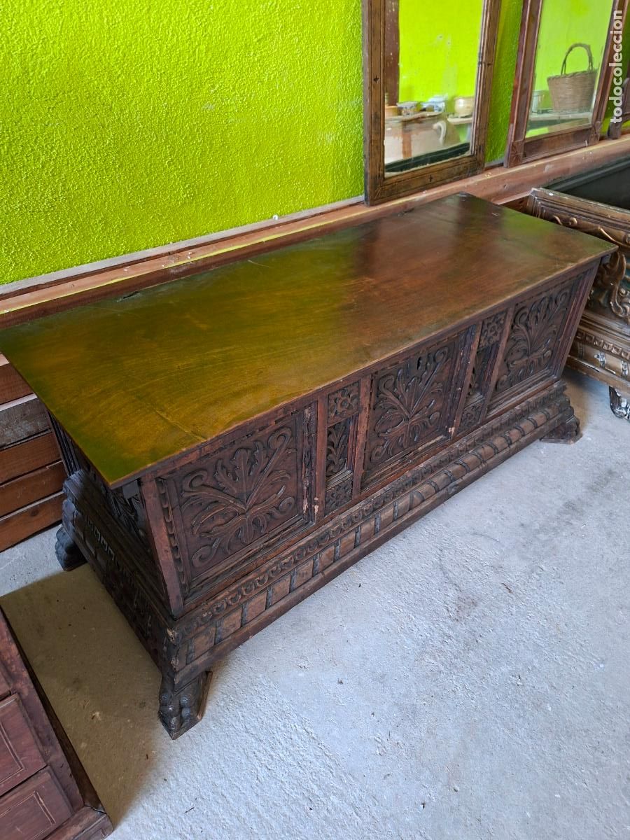 Antig&uuml;edades: ARCA CATALANA DE NOGAL ORIGINAL