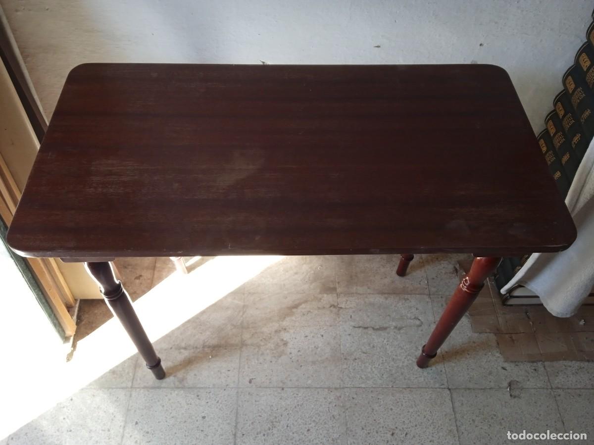 Antig&uuml;edades: Mesa auxiliar de madera - Foto 2