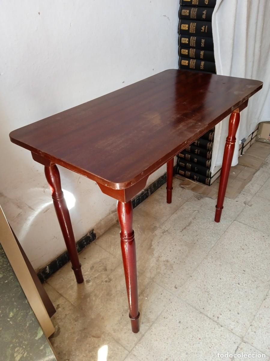 Antig&uuml;edades: Mesa auxiliar de madera - Foto 3