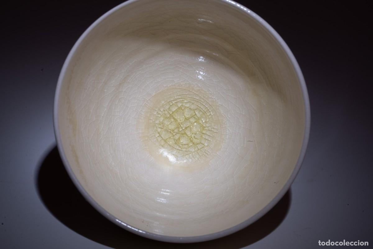 Antig&uuml;edades: Copa de porcelana blanca del horno Gongyi, dinast&iacute;a Sui de China (581 - 618 d. C.)